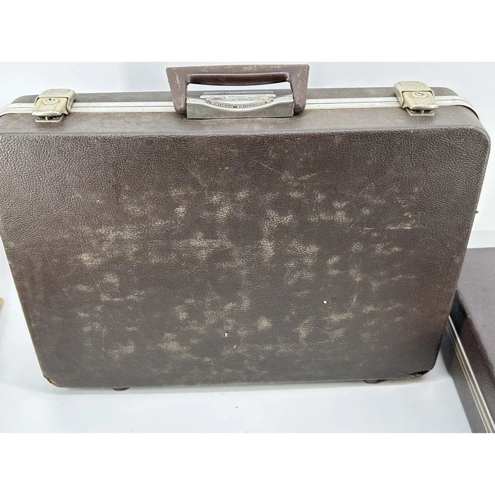 Vintage Challenger Padded Gun Equipment Hard Plastic Brief Case